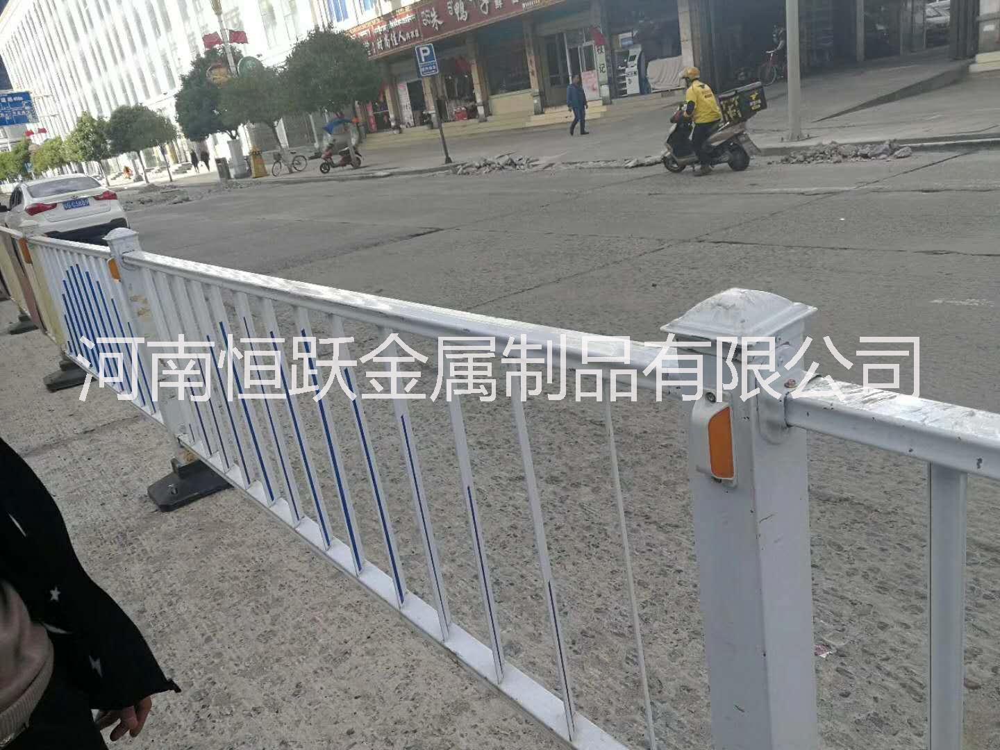 市政交通護欄 馬路鋅鋼隔離護欄圖片