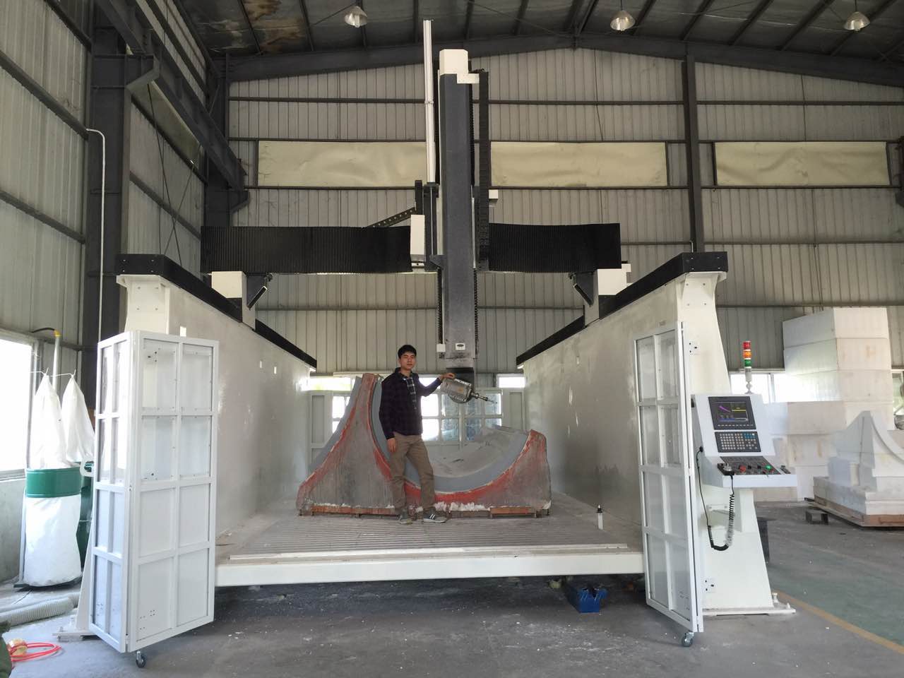 泡沫模具成型陶瓷衛(wèi)浴成型五軸雕刻圖片/泡沫模具成型陶瓷衛(wèi)浴成型五軸雕刻樣板圖 (3)