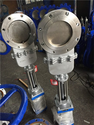 手動(dòng)DN200暗桿刀閘閥軟密封型閘閥