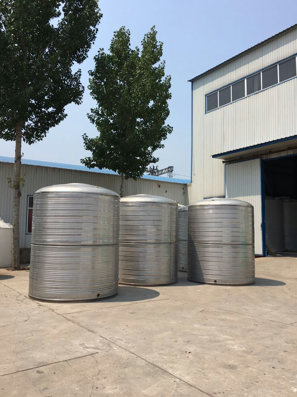 河北易縣淶水涿州10噸不銹鋼水箱直徑2130 總高2700mm壁厚1mm 10噸不銹鋼水箱帶蓋子