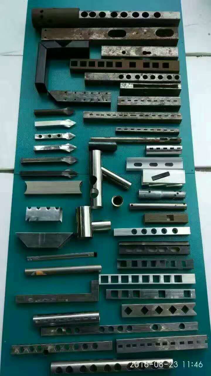 護(hù)欄沖孔機(jī)械圖片/護(hù)欄沖孔機(jī)械樣板圖 (3)