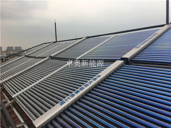 江陰家具廠宿舍洗浴3噸太陽(yáng)能加5圖片/江陰家具廠宿舍洗浴3噸太陽(yáng)能加5樣板圖 (1)