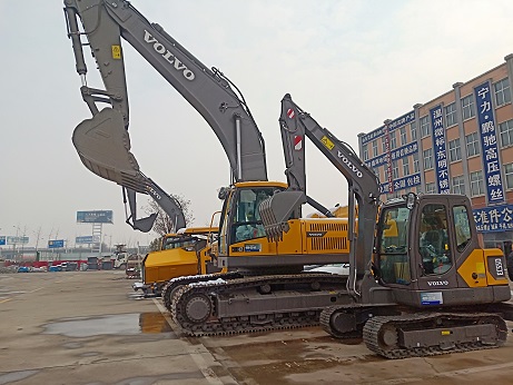 山東沃爾沃EC480D大型挖掘機圖片