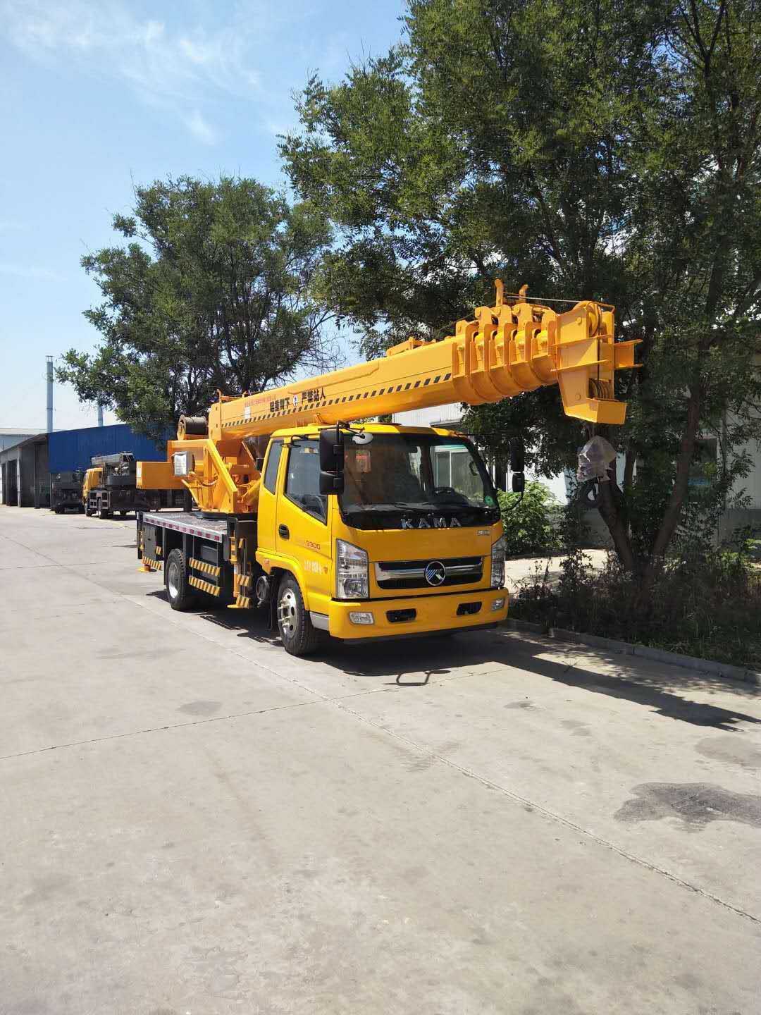 凱馬3300  凱馬8噸吊車 8噸汽車吊 8噸起重機