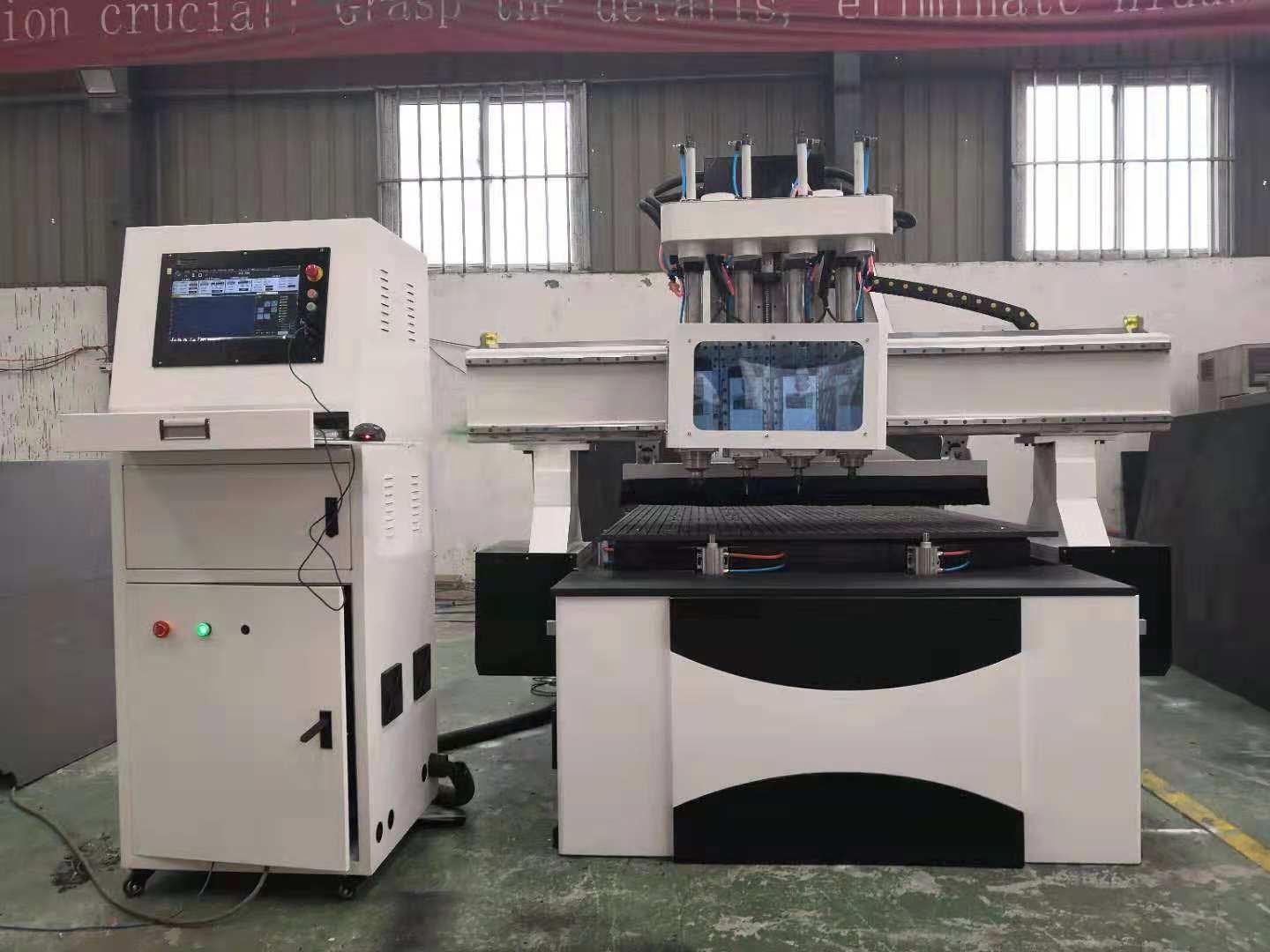 新品數(shù)控開(kāi)料機(jī)開(kāi)料打孔一體機(jī)圖片/新品數(shù)控開(kāi)料機(jī)開(kāi)料打孔一體機(jī)樣板圖 (3)