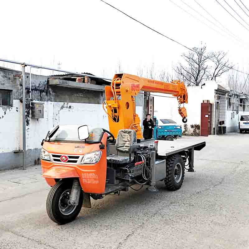 济宁市三马车背背吊厂家山西三马车背背吊厂家直销吊树吊土球棺材三马车随车吊2-5吨