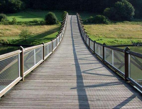 山東上海木板吊橋安裝圖片/山東上海木板吊橋安裝樣板圖 (3)