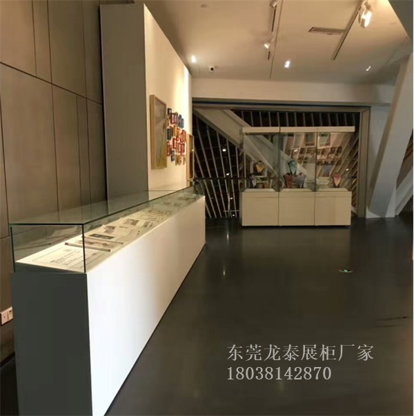 丝巾收藏品展览展示柜白色烤漆文物展柜定制厂家古画展厅设计加工图片