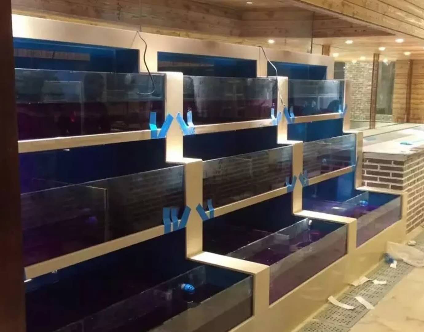深圳寶安區(qū)定做海鮮魚池聯(lián)系方式深圳寶安定做海鮮魚池價格深圳寶安定做海鮮魚池報價深圳福田區(qū)定做一個普通的魚缸的價格是