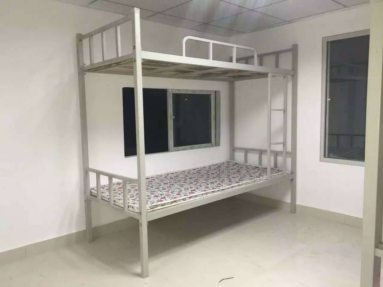 雙層鐵床圖片