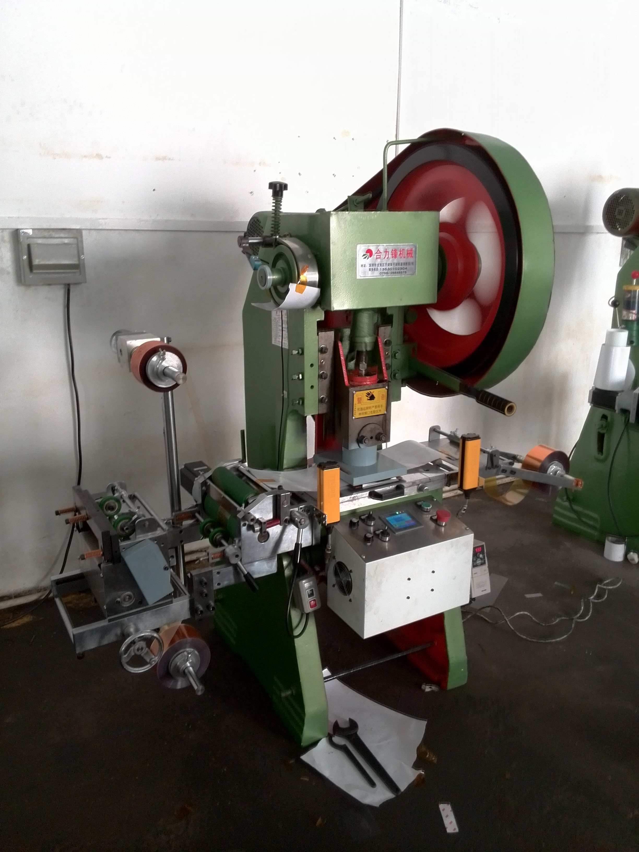 東莞數(shù)控模切機圖片