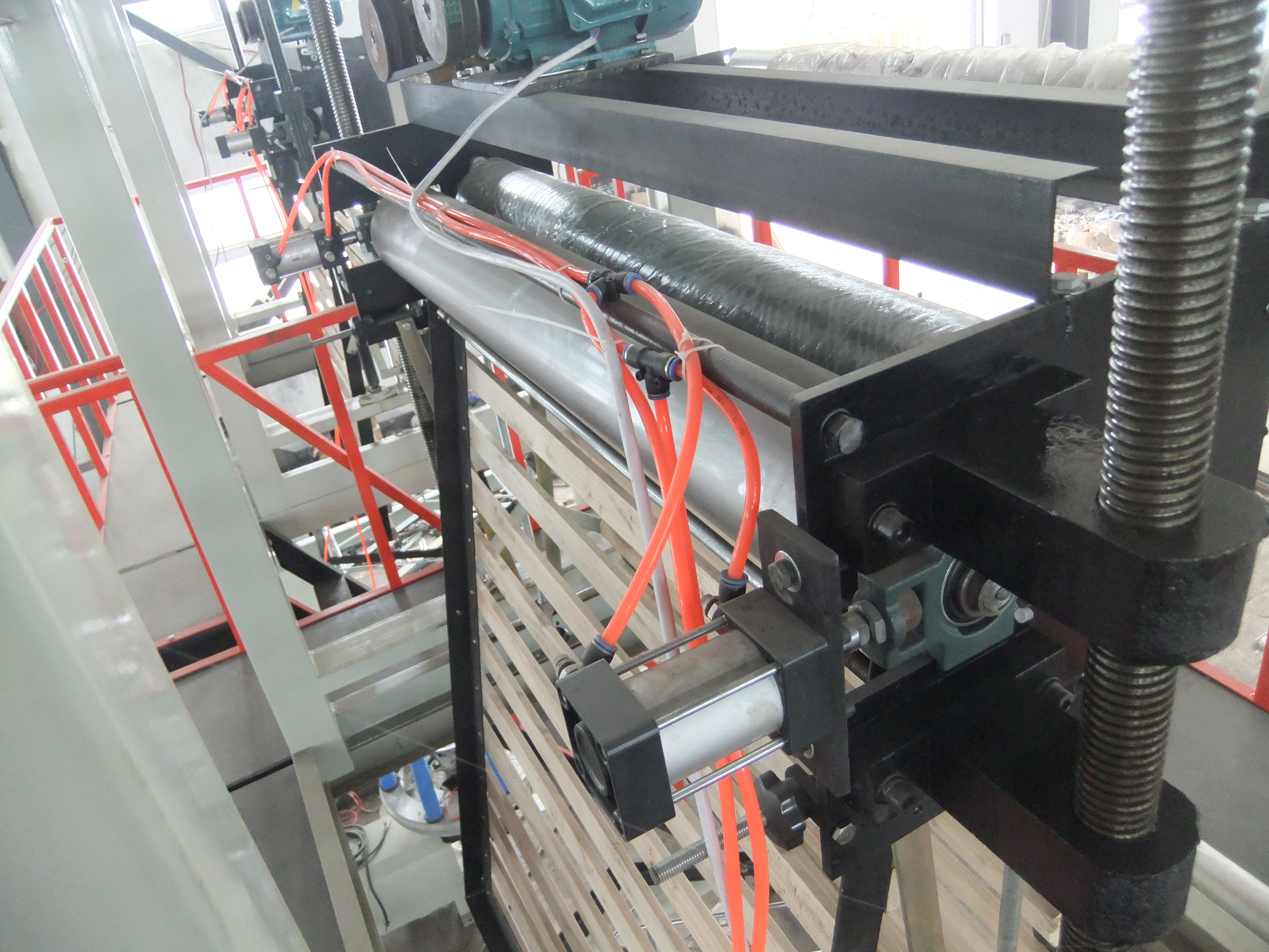 旋轉(zhuǎn)機頭吹膜復(fù)合機圖片/旋轉(zhuǎn)機頭吹膜復(fù)合機樣板圖 (1)