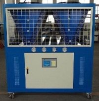 風冷箱型冷凍機圖片