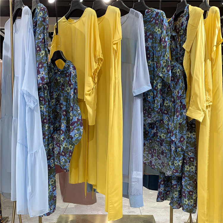 深圳原創(chuàng)設(shè)計師女裝曬谷場19夏圖片/深圳原創(chuàng)設(shè)計師女裝曬谷場19夏樣板圖 (3)