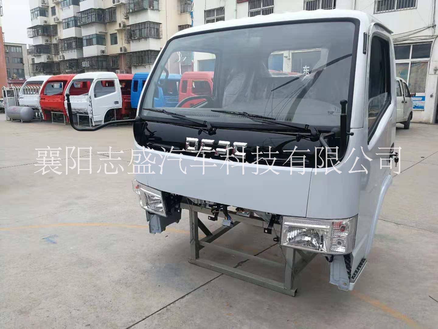 东风多利卡D5排气管消声器
