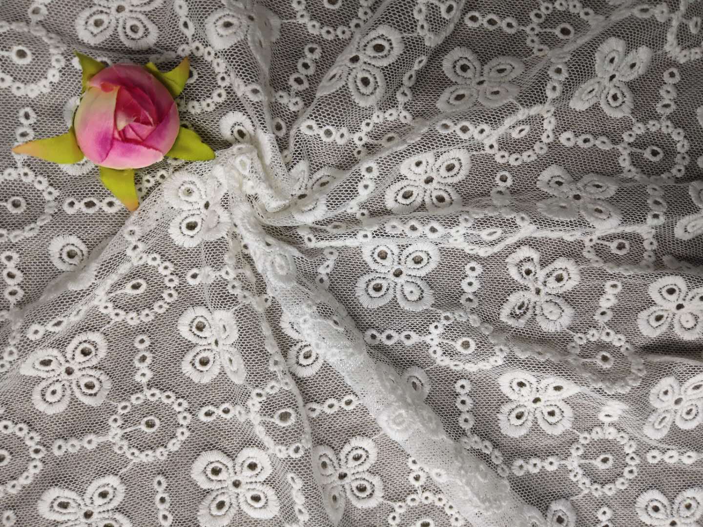 網(wǎng)布刺繡鏤空花邊滿幅繡，時(shí)尚各式服裝花邊刺繡