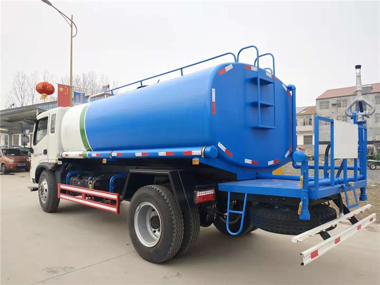 時(shí)風(fēng)風(fēng)馳1800型10噸灑水圖片/時(shí)風(fēng)風(fēng)馳1800型10噸灑水樣板圖 (4)