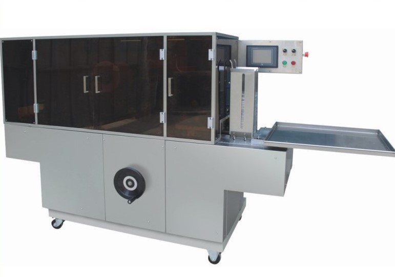 全自動(dòng)透明膜包裝機(jī)圖片