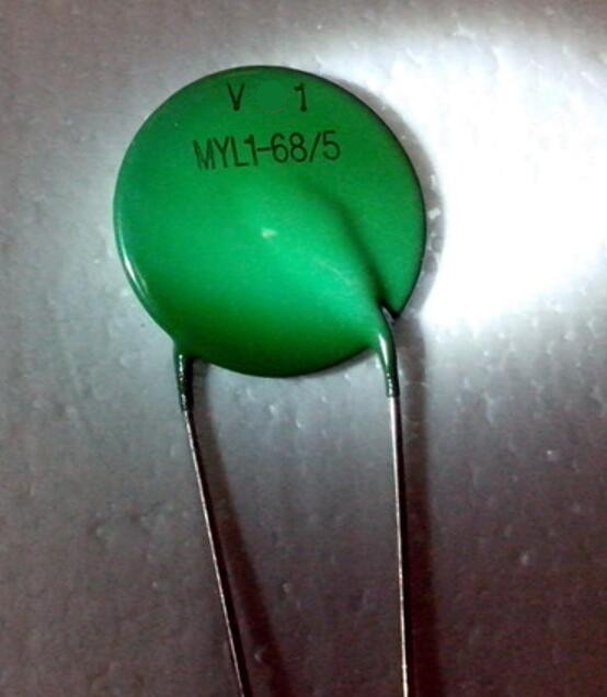 壓敏電阻器，浪涌保護(hù)器