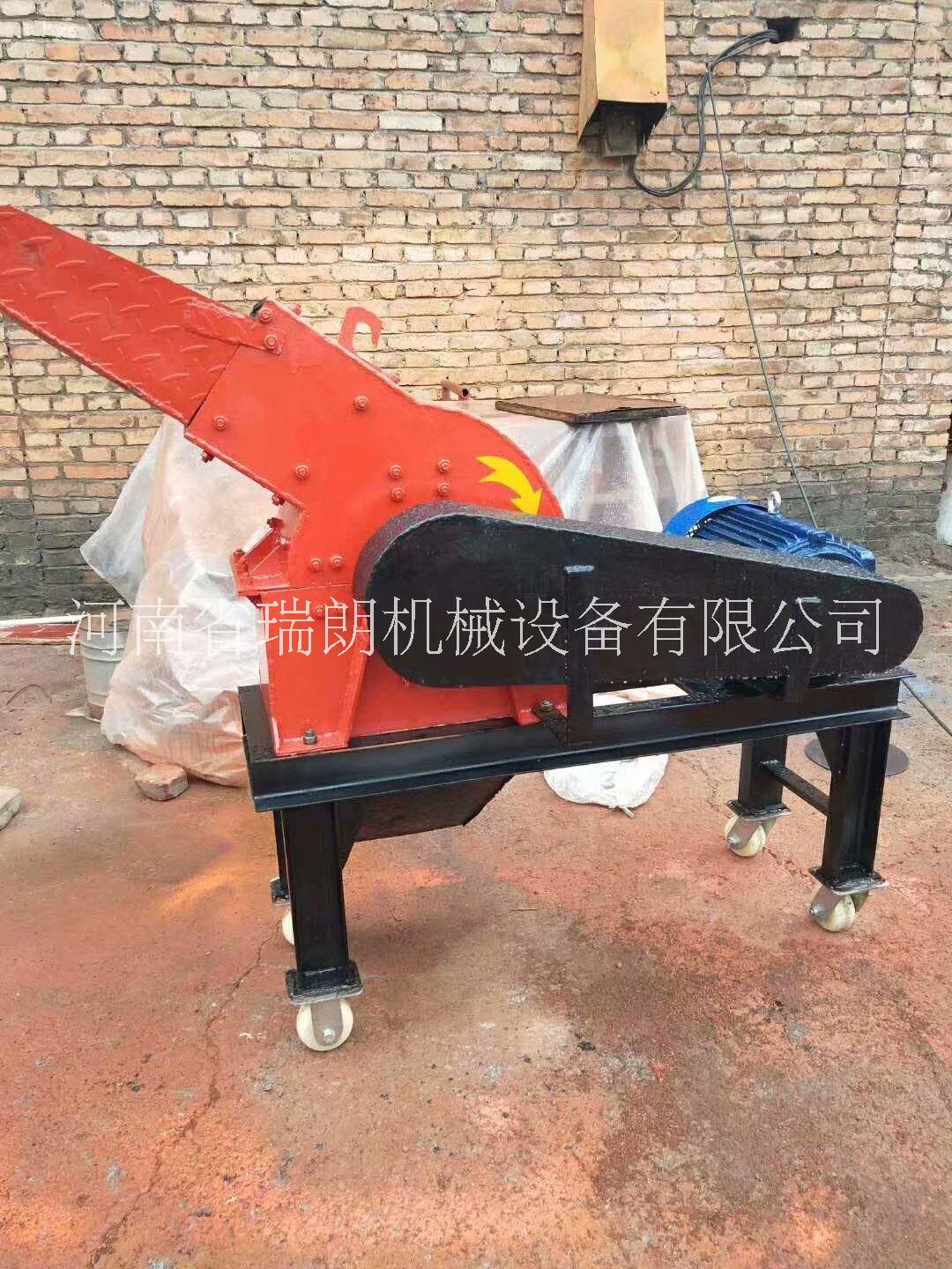 小型錘式破碎機碎石機建筑垃圾磚瓦陶瓷玻璃粉碎機廠家直銷質(zhì)優(yōu)價廉 錘式粉碎機