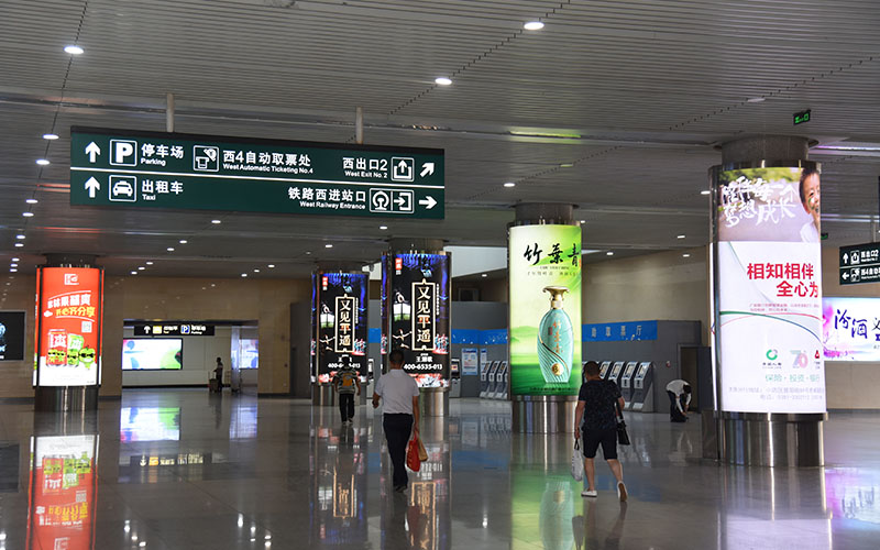 太原南站(高鐵)進(jìn)出廣告位圖片