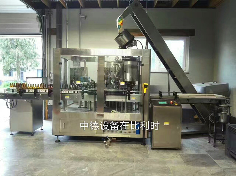 啤酒灌裝線設(shè)備\山東中德