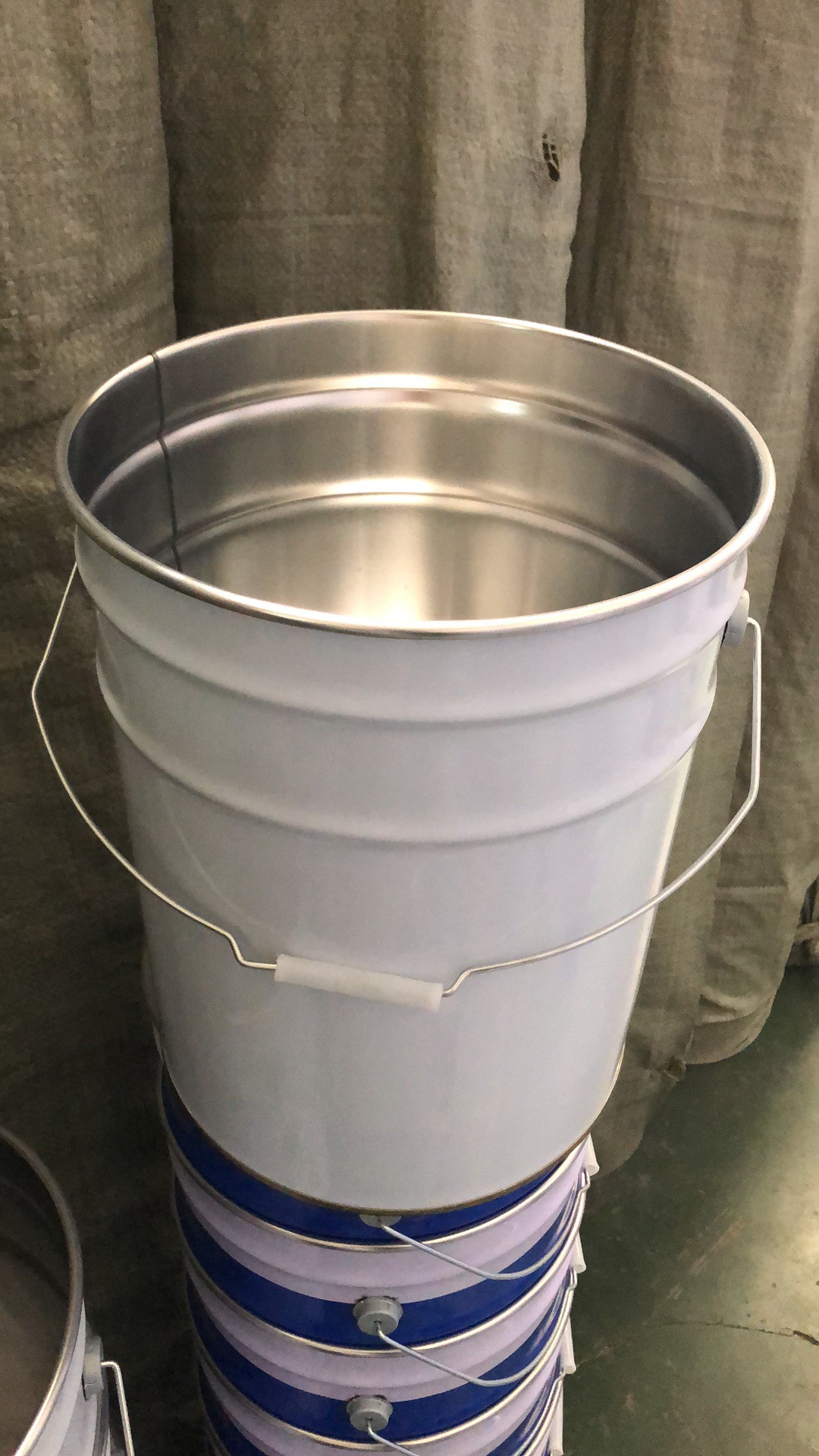 包裝桶，油漆桶，涂料桶，乳膠漆桶，包裝鐵桶廠家出售 包裝乳膠漆桶 達(dá)旺包裝 包裝涂料桶