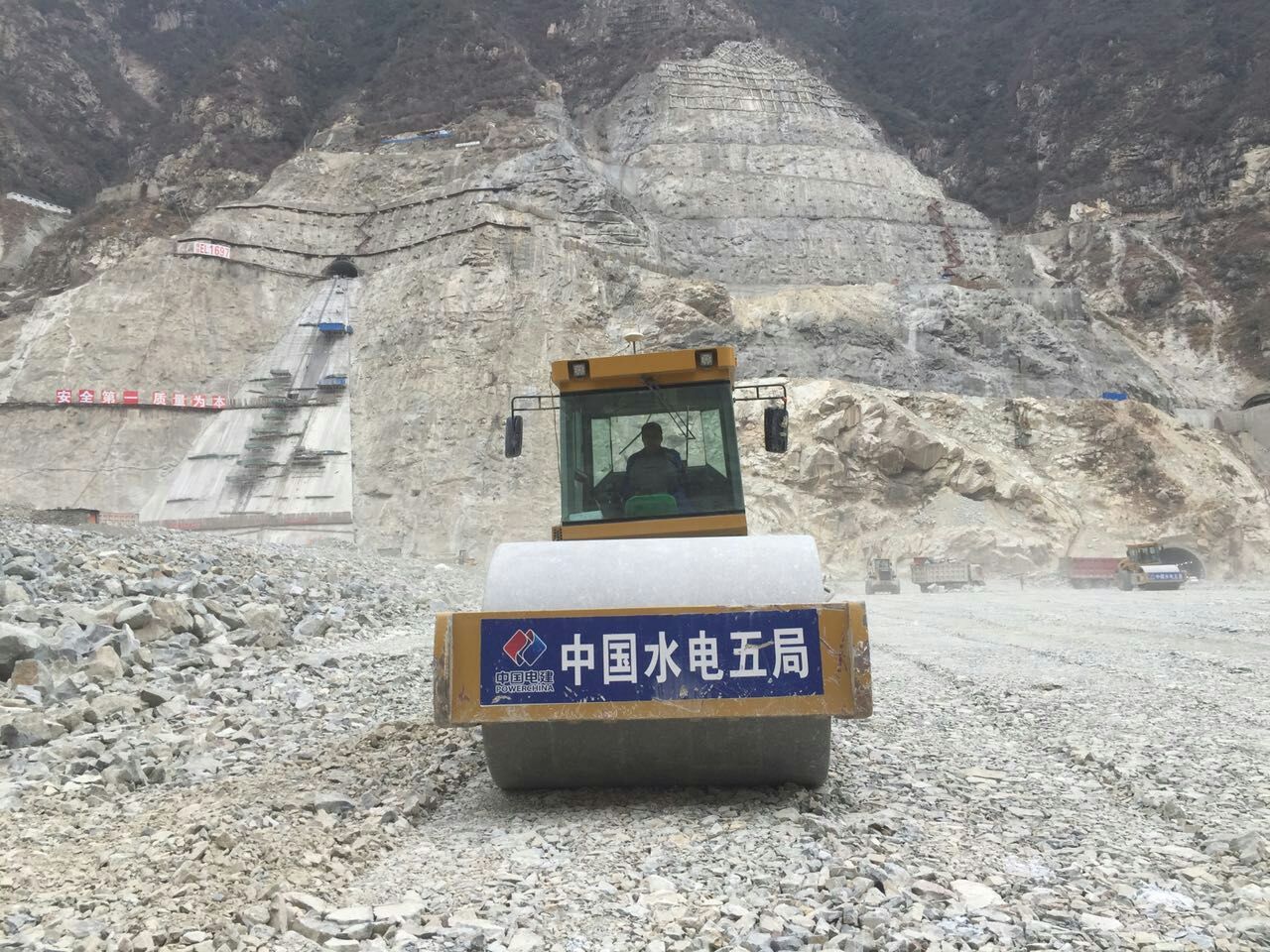 中大39噸壓路機(jī)租賃圖片/中大39噸壓路機(jī)租賃樣板圖 (1)