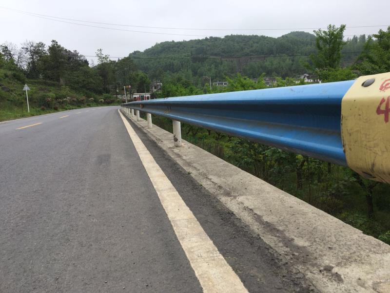 贵阳市道路波形护栏板厂家高速公路波形护栏板 道路波形护栏板