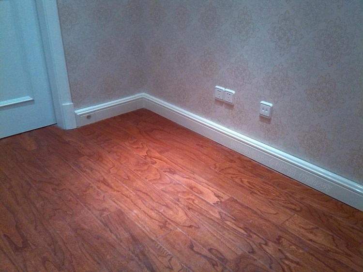 銀屋踢腳線暖氣片圖片