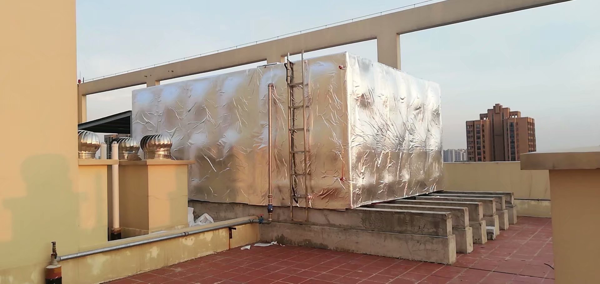 保溫水箱生產(chǎn)廠家  承壓保溫水箱  方形保溫水箱廠家  矩形保溫水箱價(jià)格  工廠保溫水箱  廠家直銷保溫水箱