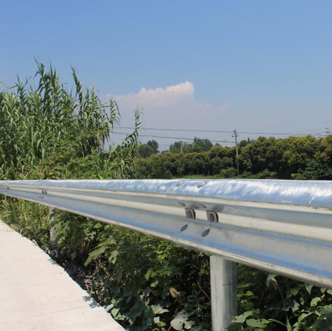 波形護(hù)欄圖片/波形護(hù)欄樣板圖 (2)