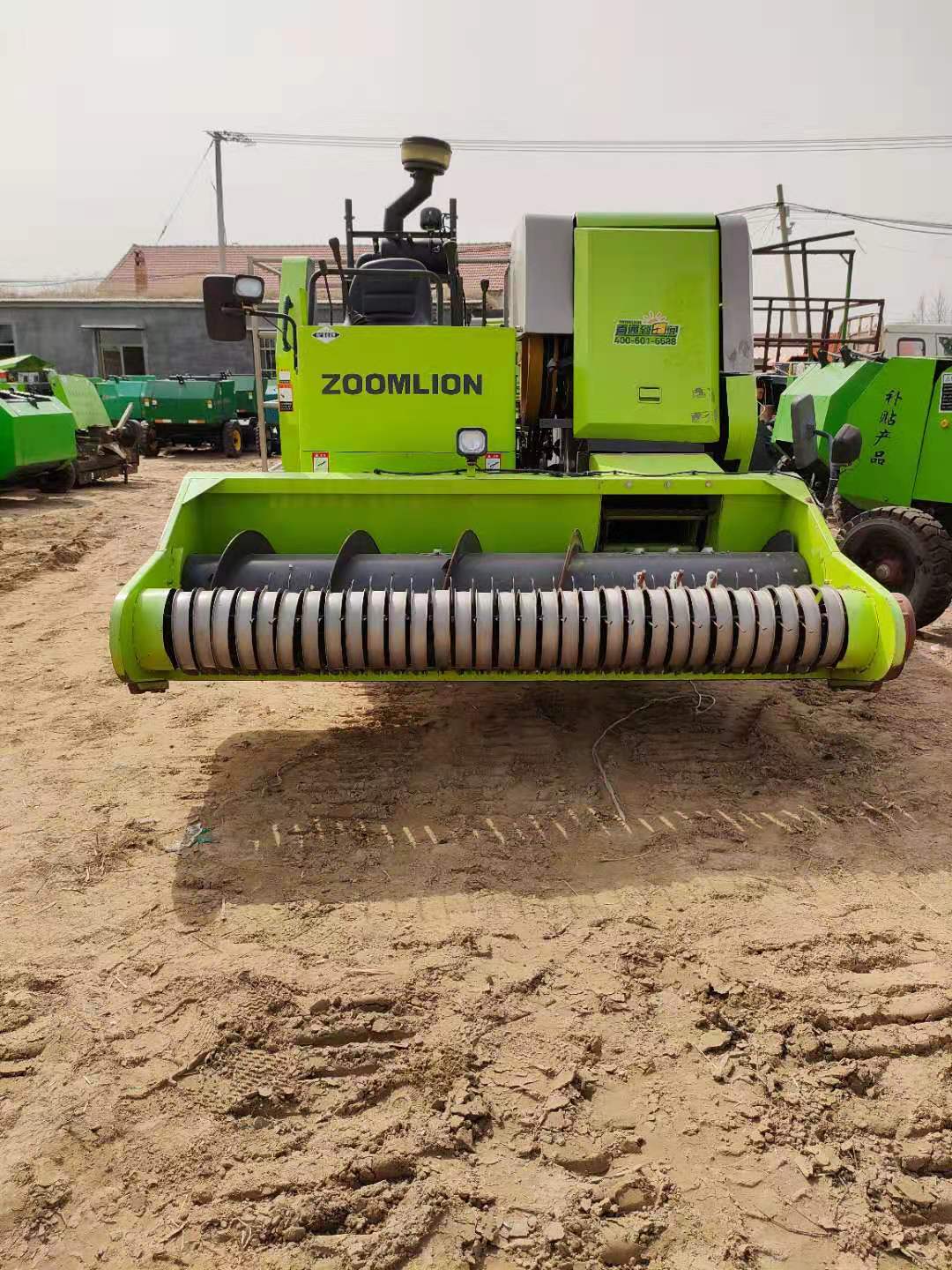 中聯(lián)重科履帶自走式地滾刀打捆機(jī) 大型方捆打捆機(jī) 地滾刀打捆機(jī)