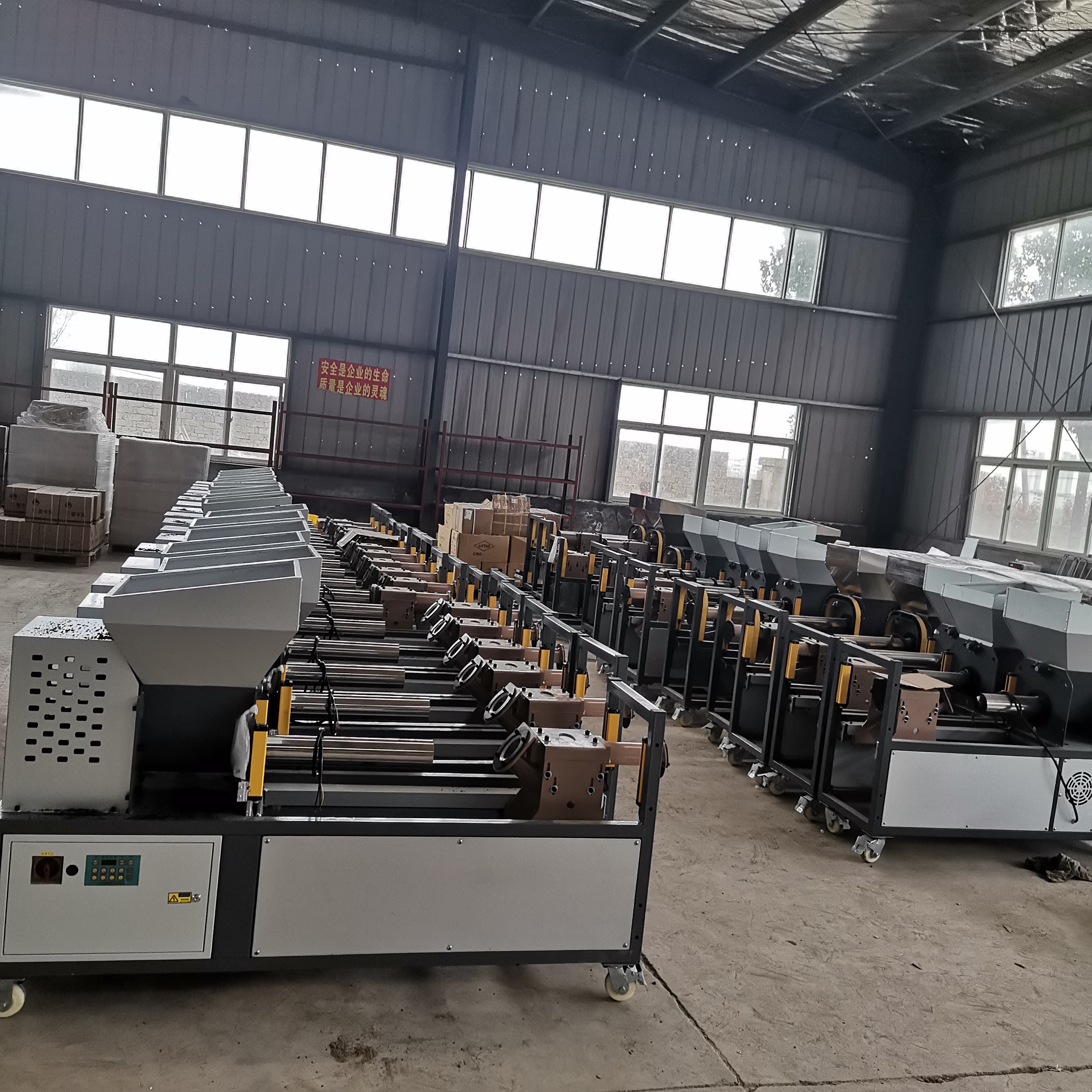 食用菌自動(dòng)化裝袋機(jī)圖片/食用菌自動(dòng)化裝袋機(jī)樣板圖 (1)