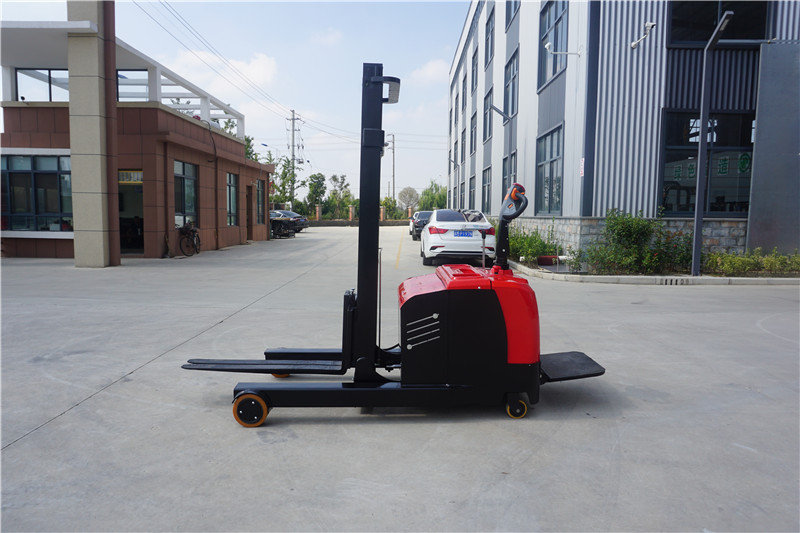 全電動堆高車圖片/全電動堆高車樣板圖 (1)