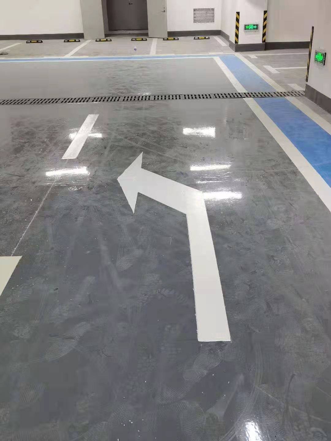 蘇州停車場劃線、昆山消防通道劃線‘車位劃線、彩色防滑路面標(biāo)線’