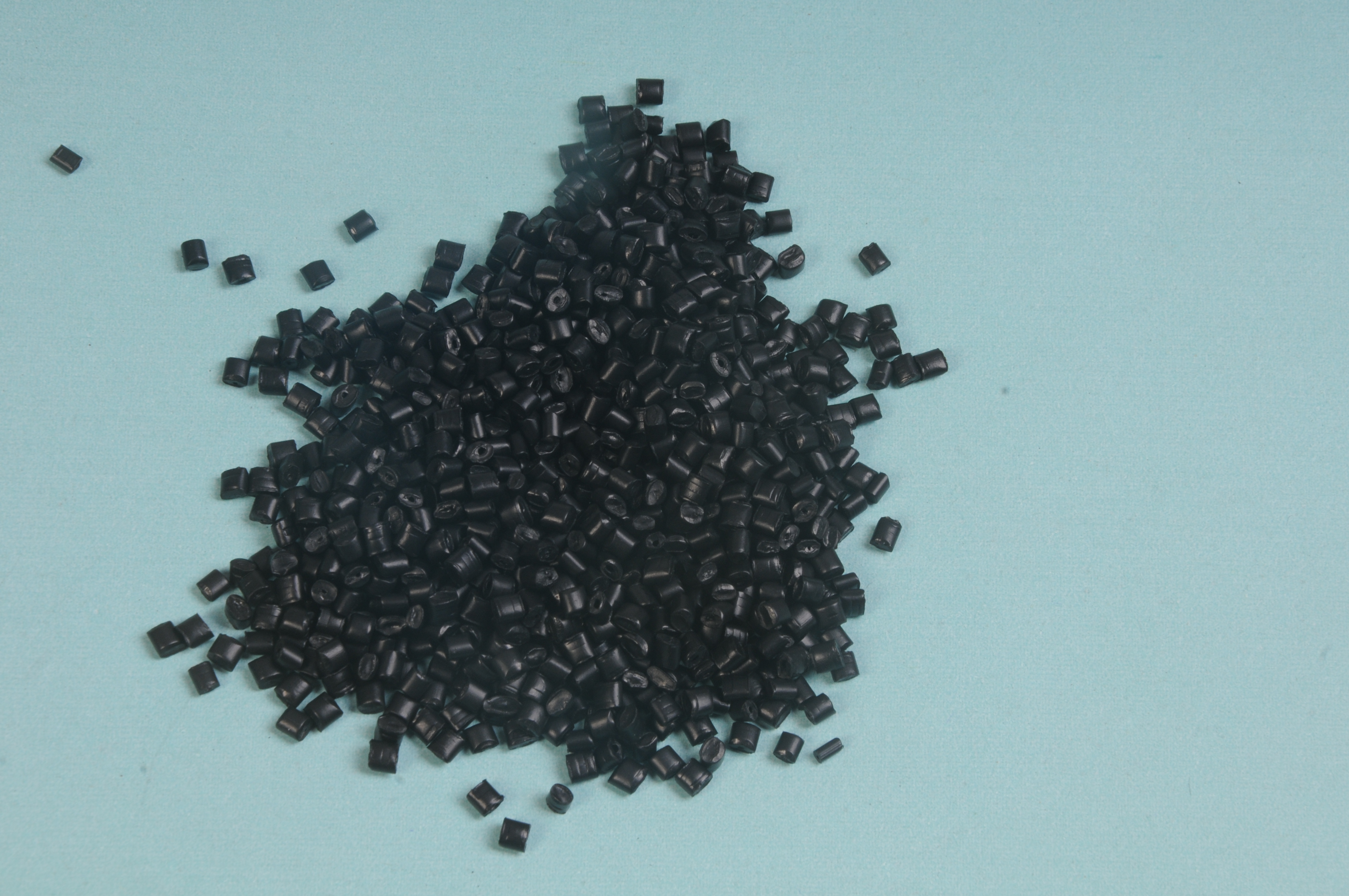 PE導(dǎo)電防靜電塑膠供應(yīng)商_廠家報(bào)價(jià)_生產(chǎn)廠家_生產(chǎn)商【東莞市品碩防靜電塑膠有限公司】