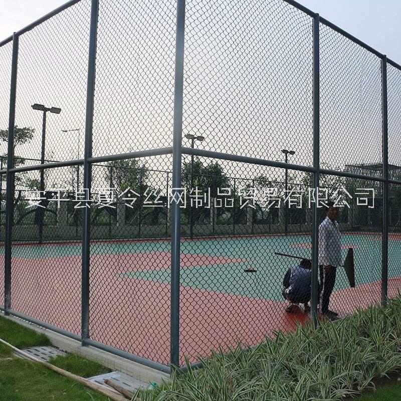 供應(yīng) 球場(chǎng)圍欄體育場(chǎng)圍欄網(wǎng) 運(yùn)動(dòng)場(chǎng)圍欄 框架護(hù)欄