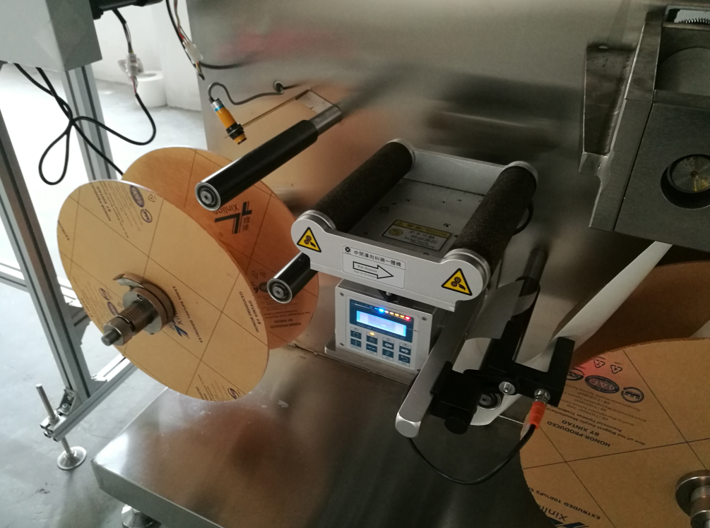 江蘇膏藥貼片機(jī)圖片/江蘇膏藥貼片機(jī)樣板圖 (2)