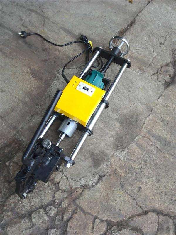 鉆孔機圖片