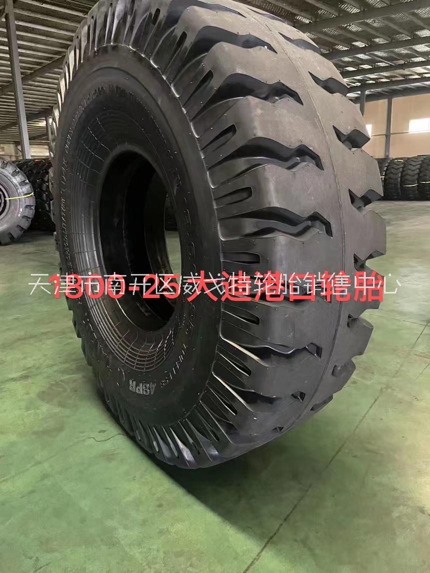 港口正面吊輪胎圖片/港口正面吊輪胎樣板圖 (1)