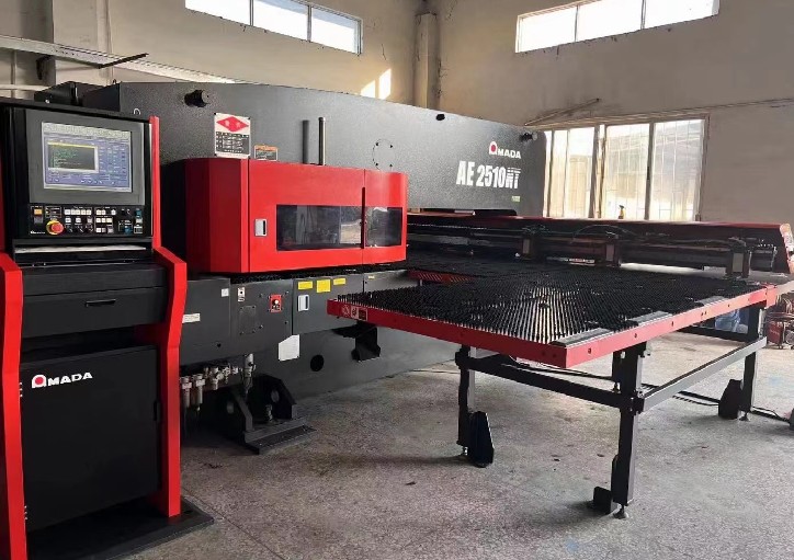 數(shù)控轉(zhuǎn)塔沖床圖片/數(shù)控轉(zhuǎn)塔沖床樣板圖 (1)