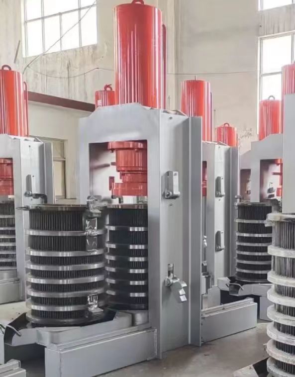 胡麻榨油機(jī)生產(chǎn)廠家聚財牌多功能液壓榨油機(jī)制造廠