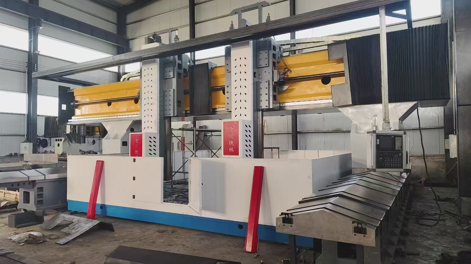 跨度12.5米數(shù)控龍門銑床承攬加工  ZXK650-120-2D