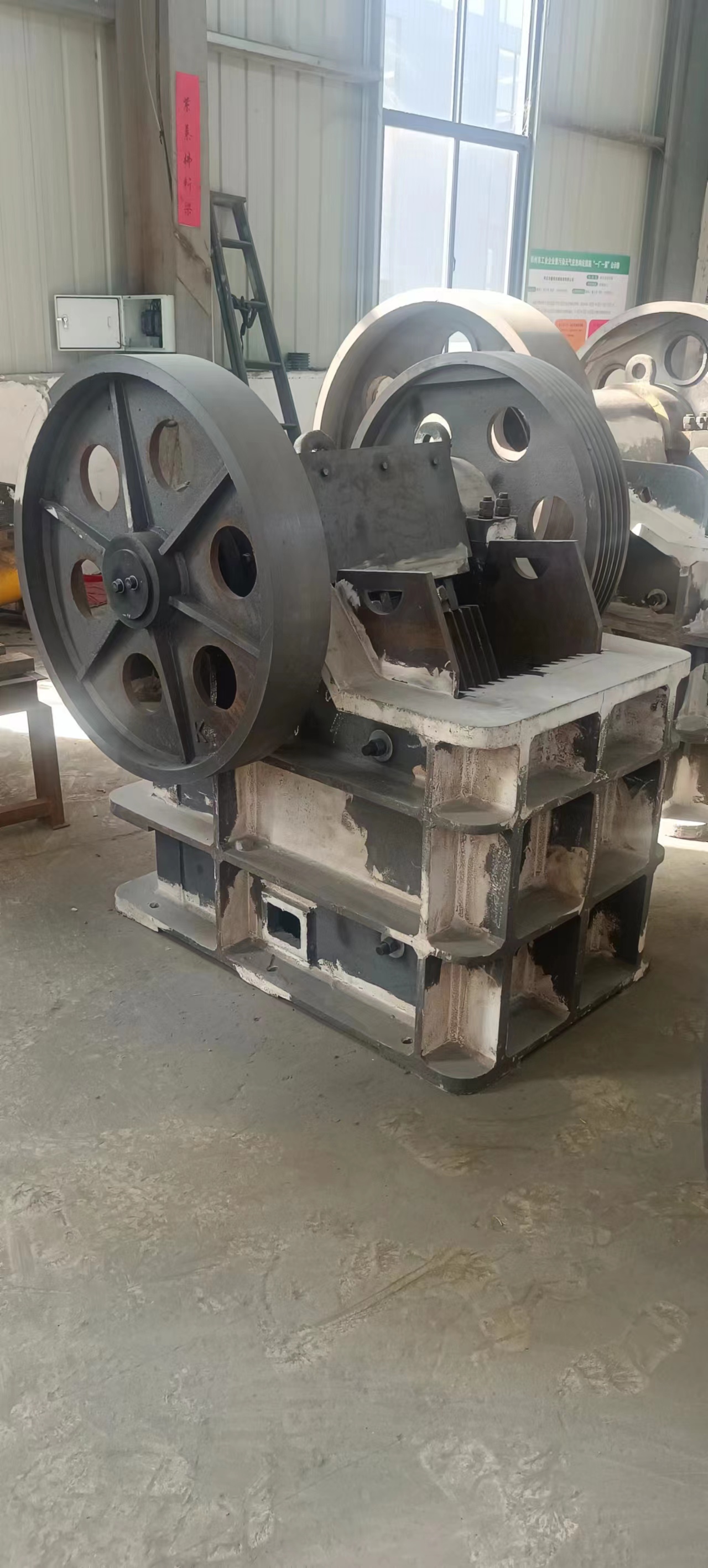 顎式破碎機(jī)_鄂式破碎機(jī)型號(hào)價(jià)格_顎式破碎機(jī)廠(chǎng)家 顎式破碎機(jī)PE300x500