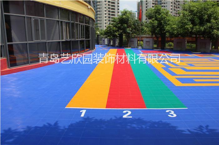 山東 塑膠拼裝地板供應(yīng)商_室外地膠幼兒園塑膠地板安裝價(jià)格