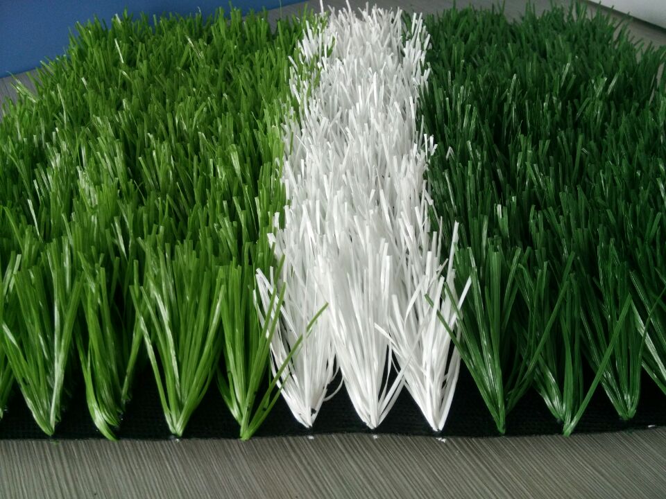 供應(yīng)足球場草坪 人造草坪廠家直銷足球場*假草 運動場草坪