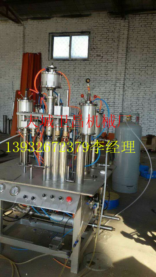 聚氨酯發(fā)泡膠灌裝設(shè)備 發(fā)泡膠灌裝設(shè)備 鐵皮卷板機 聚氨酯補口 發(fā)泡膠設(shè)備 發(fā)泡膠灌裝設(shè)備價格