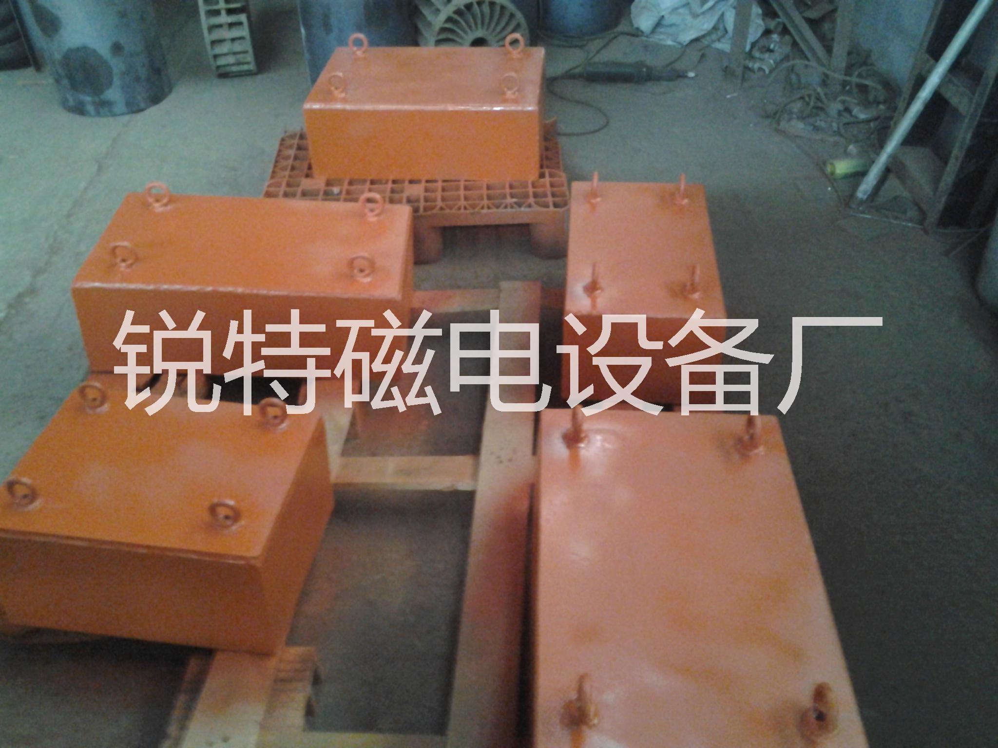 供應(yīng)山東銳特磁電生產(chǎn)懸掛式強磁除鐵器，RCYB-8強磁吸鐵器，塑料回收用強力磁鐵