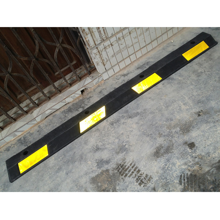 供應(yīng)深圳橡塑*2米加厚車輪定位器倒車止退器車輛止滑器停車場交通設(shè)施